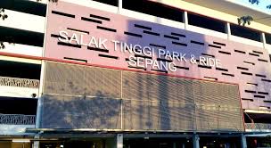 Opened on 16 april 2001, kl sentral replaced the old kuala lumpur railway station as the city's main intercity railway station. Klia Transit On Twitter Hello Zahidzakariaa From 1st January 2017 The Normal Parking Rate Is Rm3 Per Entry