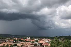 Valorile termice vor fi mai ridicate decât cele specifice pentru acest interval, în toate regiunile, dar cu o abatere termică pozitivă mai Prognoza Meteo 16 Iulie Cum Va Fi Vremea In BucureÈti IaÈi TimiÈoara Sau ConstanÈa Spynews Ro