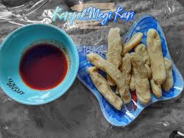 Keropok lekor is a traditional malay dish originating from terengganu. Rindu Keropok Lekor Ibu Ini Kreatif Buat Keropok Guna Megi