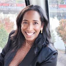 Wendy Yow's Instagram, Twitter & Facebook