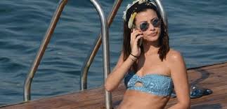 Magazin kulisleri şu sıralar sürpriz bir aşk dedikodusuyla çalkalanıyor. 3 Adam Konugu Mujde Uzman Kimdir Mujde Uzman Kac Yasinda 3 Adam Konugu Mehmet Demirkol Kimdir