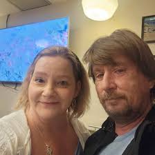 I suck as a human, I work until late and after being home a couple hours,  my family goes to bed. So I say it's 11pm, I'ma work out or do dishes ,