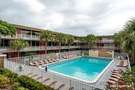 Familien, die nach fort lauderdale gereist sind, haben ihren aufenthalt in den folgenden la quinta in den folgenden la quinta inn & suites in fort lauderdale können gäste ein kostenloses frühstück. Red Carpet Inn Fort Lauderdale 59 9 6 Updated 2021 Prices Hotel Reviews Fl Tripadvisor