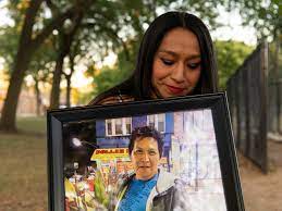 La doble lucha de los latinos en Chicago: Coronavirus…