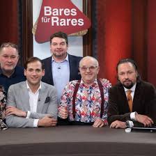 Der ehemalige turner und weltmeister im handlaufen etablierte sich mit diskotheken und restaurants als geschäftsmann und spezialisierte sich zudem auf antiquitäten. Qw Tnzhmmnmxzm
