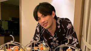 ออกมาเปิดเผยว่าติดเชื้อโควิด 19 ผ่านทางอินสตแกรม สำหรับ ดีเจมะตูม เตชินท์ หลังจากไปตรวจหาเชื้อโควิดกับคุณแม่ โดยกำลังรอ. Pg5xnvwg0qt0tm