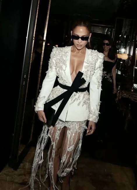 Paris Moda Haftası'na Hadise damga vurdu! Jennifer Lopez ile verdiği poz konuşuluyor - TÜRKINFORM Son dakika Haberler