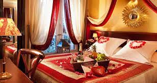 Romantic Bedroom Ideas Plushbeds How To Create A Romantic Scene Romantic Bedroom Decor Romantic Bedroom Design Valentine Bedroom Decor