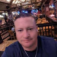 Dennis Ryals's Instagram, Twitter & Facebook