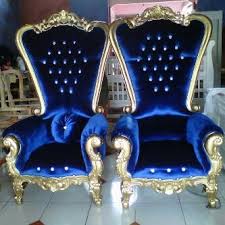 Pilih sofa dan kursi dengan harga sofa yang pas dikantong anda. Pin By Rana Attiq On Kursi Syahrini Kursi Sofa Syahrini Harga Kursi Syahrini Harga Kursi Sofa Syahrini Kursi Syahrini Baroque Furniture Gothic Chair Furniture