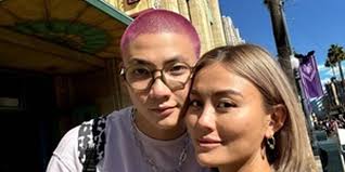 Agnez Mo dan Raphael Maitimo Akhirnya Go Public, Pamer Foto Pelukan Mesra  di Instagram