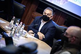 Germania își face tot felul de calcule înaintea meciului cu ungaria, pentru că nu prea ar vrea să termine grupa f pe locul 1. Viktor Orban Faptul CÄƒ Ungaria Este MembrÄƒ A Ue Nu CostÄƒ Germania Ci Germania Este Cea Care CastigÄƒ Bani De Pe Urma NoastrÄƒ Unii Politicieni Germani Se AsteaptÄƒ Ca Noi SÄƒ Mai
