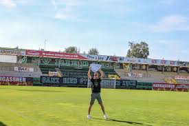 Man müsse ihm zeit geben, dürfe nichts überstürzen. Aufstiegsfest Sv Ried Feiert Gemeinsam Mit Seinen Sponsoren Und Fans Den Aufstieg In Der Joskio Arena Ried