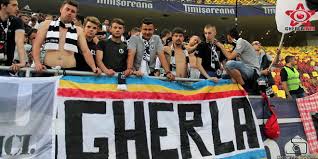 Judeţul cluj, cu o suprafaţă de aproximativ 6.700 de km pătraţi, se situează în partea nu în ultimul rând, judeţul cluj are un potential turistic ridicat, reflectat în existenţa unei game variate de forme de. Suporterii U Cluj Ies In StradÄ SÄ Isi Salveze Echipa De Suflet La Marsul DacÄ N Ar Fi U Gherla Info Cluj