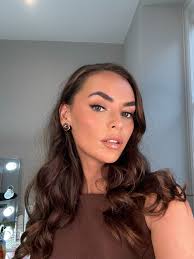 Looking for a mobile mua for the 14th June in London. EC3N 1AH around 2pm.  Thank you