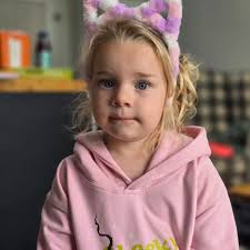 We went to Chester Zoo today! It was so big and there was so much to see  and do. Dakota absolutely loved the Orangutans! She didn't want to leave  them 😂 She