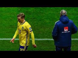 50 utvalda fotbollsfärdigheter och övningar med video. Spelare Arga Efter Byte I Svensk Fotboll 2 Youtube