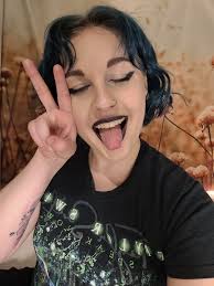 The Glam-Goth Look Make-up Tutorial — Cambridge Naturals