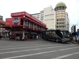 Many travellers simply pass through on their way to the perhentian islands , but those who spend a few days in kb have the chance to go to some of the museums mentioned below. Khota Bharu Bus Station Jalan Pendek Thailand Life