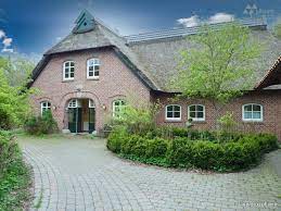 In hude (oldenburg) sind 1.059 immobilien für den objekttyp häuser zum kauf verfügbar. Kaufen Jager Immobilien Hude Ganderkesee Delmenhorst