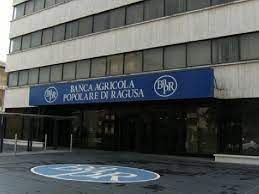 Visualizza indirizzo, numero di telefono, cap, mappa, indicazioni stradali e altre informazioni utili per banca agricola popolare di ragusa in messina su paginebianche. La Finanza Nella Sede Della Banca Popolare Di Ragusa Acquisisce Documenti Nuovo Sud