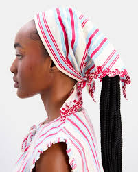 Charles &amp; Keith x Henn Kim + Illustrated Heart Scrunchie – Black