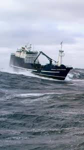 The need for speed! Jake pushes the Titan Explorer to the limit, Friday at  8P on #DeadliestCatch.