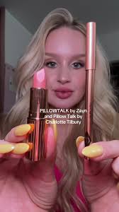 Dainty Wilder Pillow Talk Chris