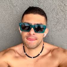 Johnny Valdes's Instagram, Twitter & Facebook