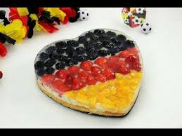 Fanflaggen deutschland 4 sterne fahnengröße: Fussball Wm Obstkuchen Deutschland Flagge Als Kuchen Youtube