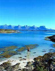 Det flesta finns i pocket men den senaste boken månsystern som är systerns tiggys bok. Pin Pa Favourite Places Spaces