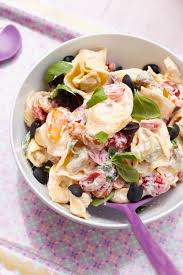 Ein Tortellini Salat Zum Eindruck Schinden Denn Alle Lieben Pasta Tastesheriff Rezept Tortellinisalat Tortellini Leckere Salate
