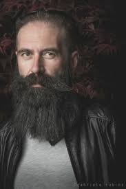 Morning from Wales 🏴󠁧󠁢󠁷󠁬󠁳󠁿 Oh Bearded ones. The weekend is closing  fast and 10 weeks today will be Boxing Day for most of us humans.😎