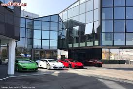 Ingresso Al Museo Lamborghini Di Sant Agata Foto Sant Agata Bolognese Museo Lamborghini