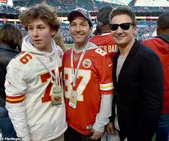 Maybe you would like to learn more about one of these? Paul Rudd 50 Cheers On The Kansas City Chiefs With Look Alike Son Jack 14 During Super Bowl Liv Daily Mail Online