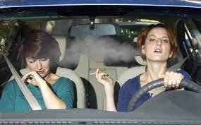 La legge italiana sul fumo, attualmente, come risulta evidente da questo articolo appena menzionato, non proibisce di utilizzare le sigarette in macchina. Multa Per Chi Fuma In Auto Quando