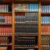 Perpustakaan raja tun uda terletak berhampiran kelab golf sultan abdul aziz, shah alam. 1