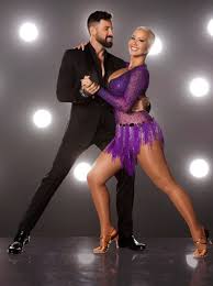 Terra jole and sasha farber dance the jive to stuff like that there by kelly clarkson on the dancing with the stars' season 23 premiere!subscribe. Dancing With The Stars Season 23 Episode 11 Recap Halloween Blues The Hollywood Gossip