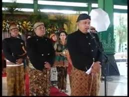 Nuwun sagunging para rawuh sadaya ingkang kinurmatan. Sesorah Pidhato Basa Jawa Atur Panampi Pasrah Temanten Youtube