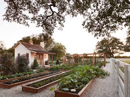 Joanna Gaines Garden Farmhouse Garden Family Garden Joanna Gaines Farmhouse