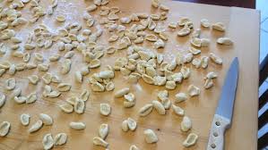 Perciò, per chi, come me, ha voglia di cucinare cose sane, con farine buone e scelte, ma non ha poi così tanto tempo per impastare, il bimby è davvero perfetto. Orecchiette Bimby Ricette Bimby Tm31 Tm5