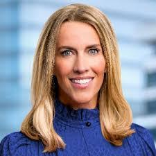 Julie Bowerman's Instagram, Twitter & Facebook