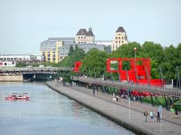 La Villette Park 16 Quality High Definition Images Park Movement In Architecture Travel Photos