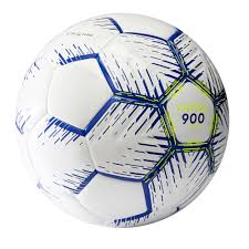 Futsal ball is like a soccer ball but smaller. Futsalballe Hallenfussballe Fur Kinder In Offiziellen Grossen Und Gewichten Decathlon