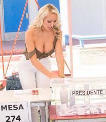 La modelo y ex conductora de televisión, daniella chavez, volverá a ser vocal de mesa al igual que en la primera vuelta en las condes. Cooperativa Fotos Daniella Chavez Orgullosa De Su Facebook