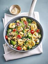 Vegetarische Tortellini Pfanne Ein Beliebtes Rezept Aus Der Kategorie Gemuse Vegetarier Vegetarische Rezepte Abendessen Rezepte Gesunde Rezepte