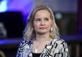 Hän sai puheenjohtajavaalissa 774 ääntä. Riikka Purra Asettuu Ehdolle Perussuomalaisten Uudeksi Puheenjohtajaksi Ei Aio Lahtea Kampanjoimaan Tai Nuoleskelemaan Eri Suuntiin Uutissuomalainen Keskisuomalainen