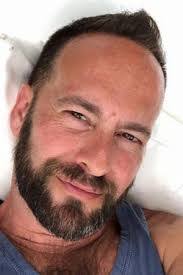 Robert Axel's Instagram, Twitter & Facebook