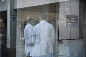 .υπήρξε ο διάλογος μεταξύ του αρχηγού γεεθα κωνσταντίνου φλώρου και του διοικητή της αεροπορίας στρατού, γιώργου κουμεντάκη, που οδήγησε στην προφορική παραίτηση του δεύτερου. Agia Olga Paraithsh Kolafos Toy Diey8ynth Pa8ologikoy Tomea