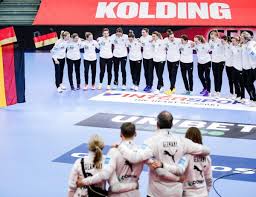 Det brændte da også i flere tilfælde på i ungarns felt, men den sidste skarphed manglede for ronaldo og co. Frauen Em Deutschland Kann Nach Sieg Gegen Ungarn Zufrieden Sein